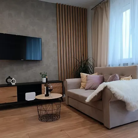 Layla 아파트 우치